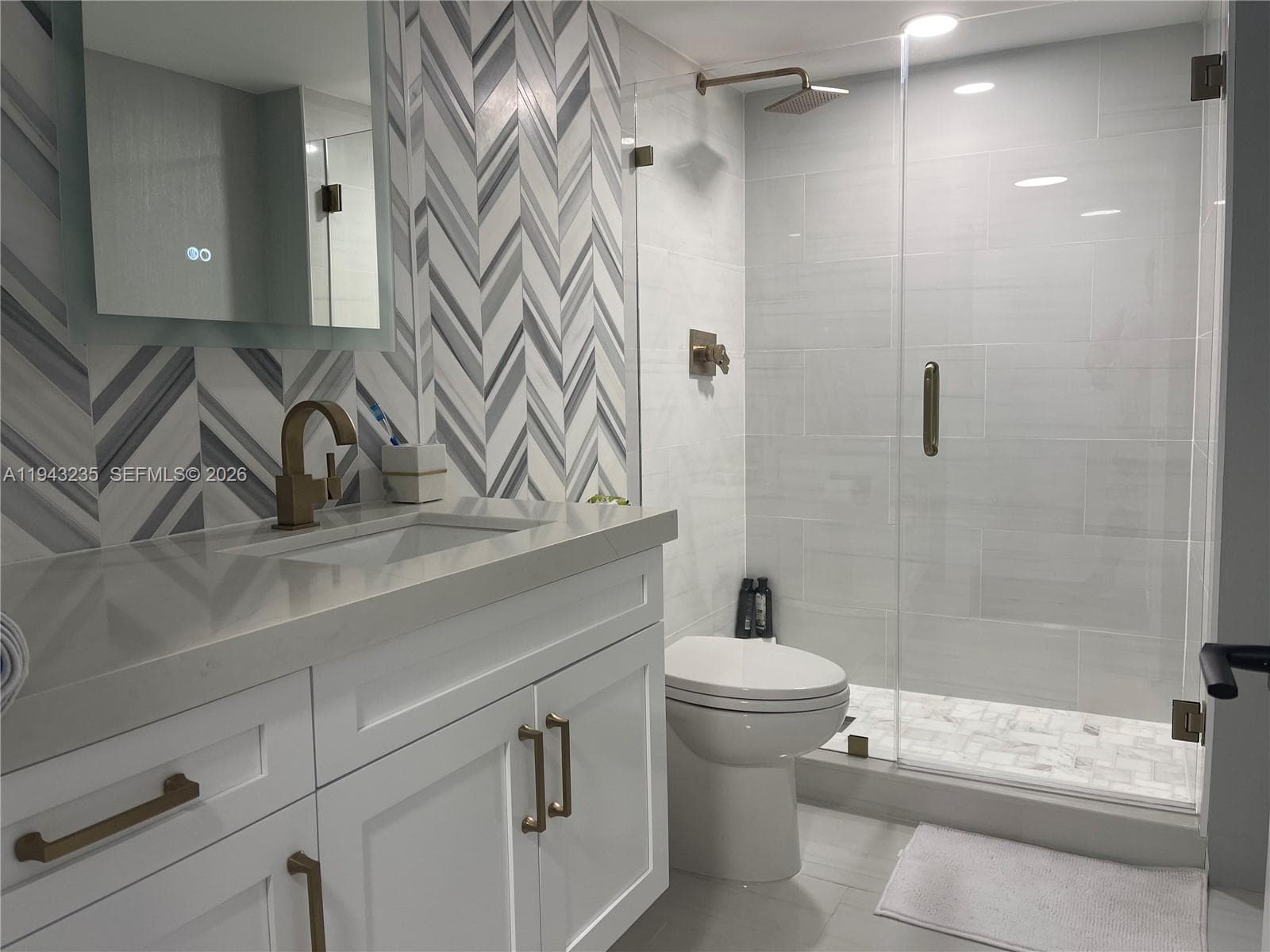 Condominium at 2555 Collins Ave # 1409, Miami Beach FL 33140