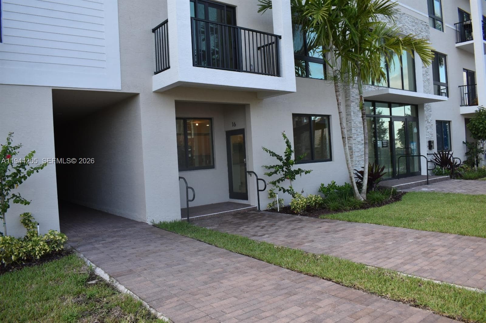 Condominium at 4640 NW 84th Ave # 16, Doral FL 33166
