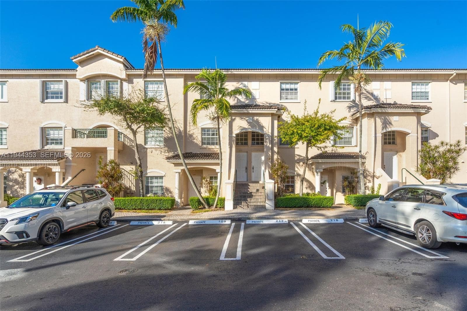 Townhouse at 5670 NW 116th Ave # 219, Doral FL 33178