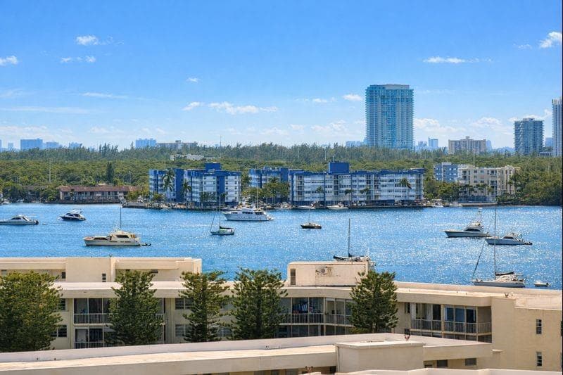 Condominium at 18031 Biscayne Boulevard # 1104, Aventura FL 33160