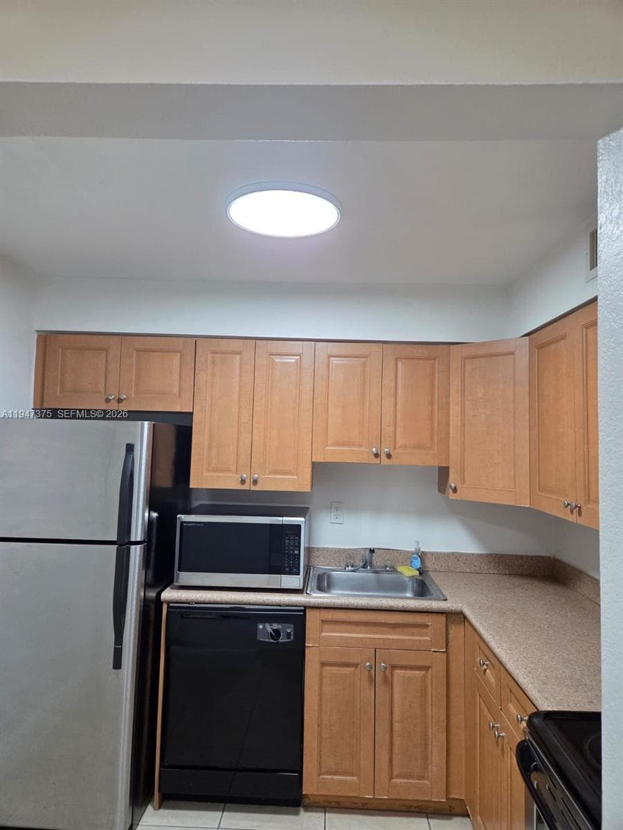 Condominium at 5221 Geneva Way # 302, Doral FL 33166