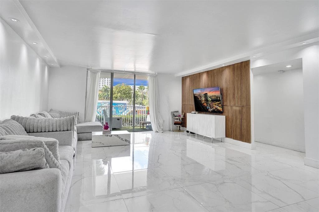 Condominium at 2801 NE 183rd Street # 101w, Aventura FL 33160
