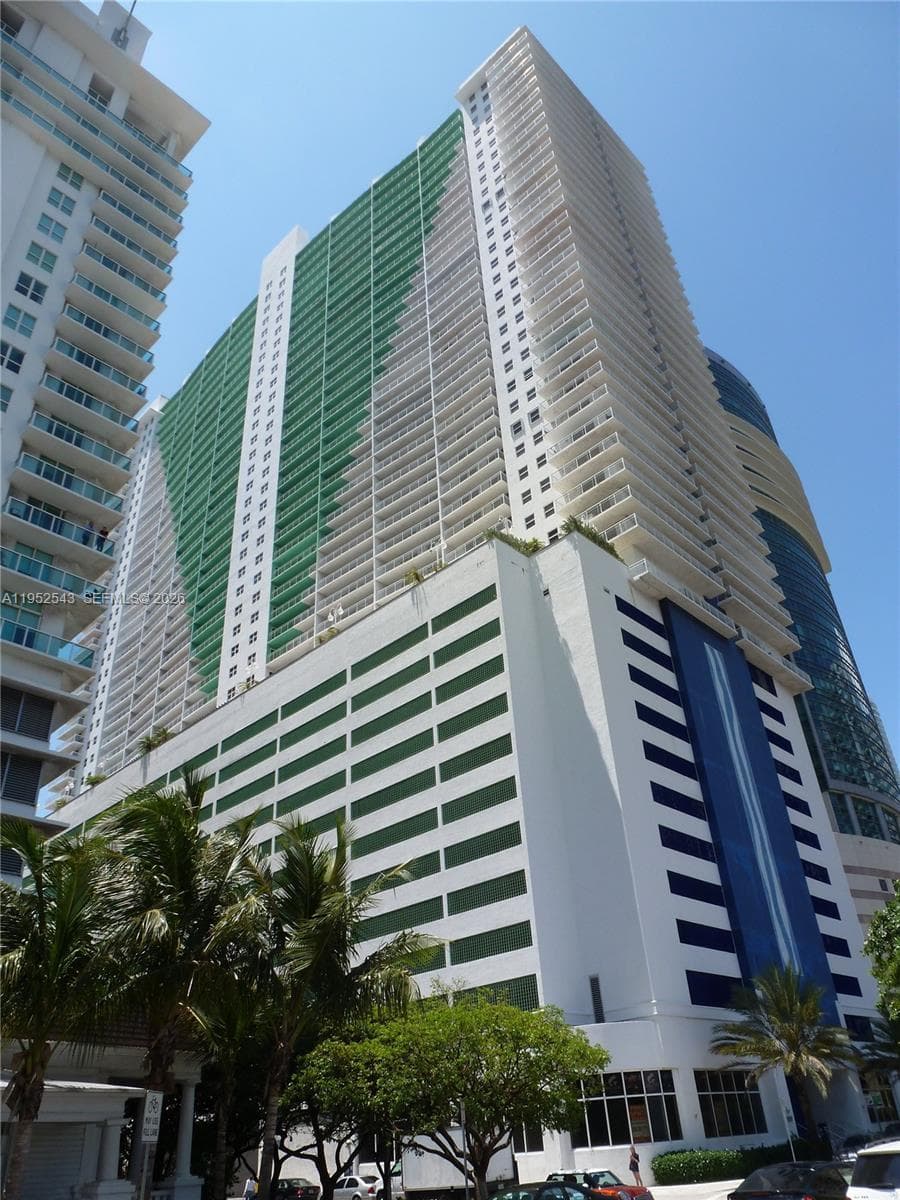 Condominium at 1200 Brickell Bay Dr # 1712, Miami FL 33131