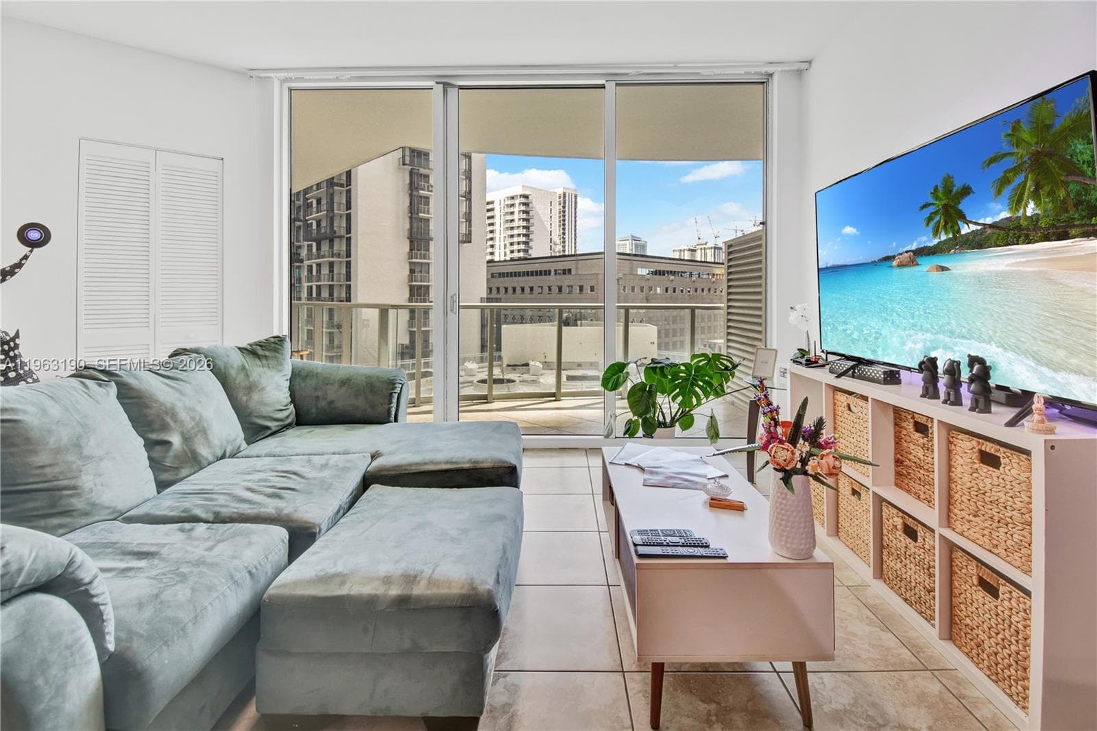 Condominium at 300 S Biscayne Blvd # 1405, Miami FL 33131