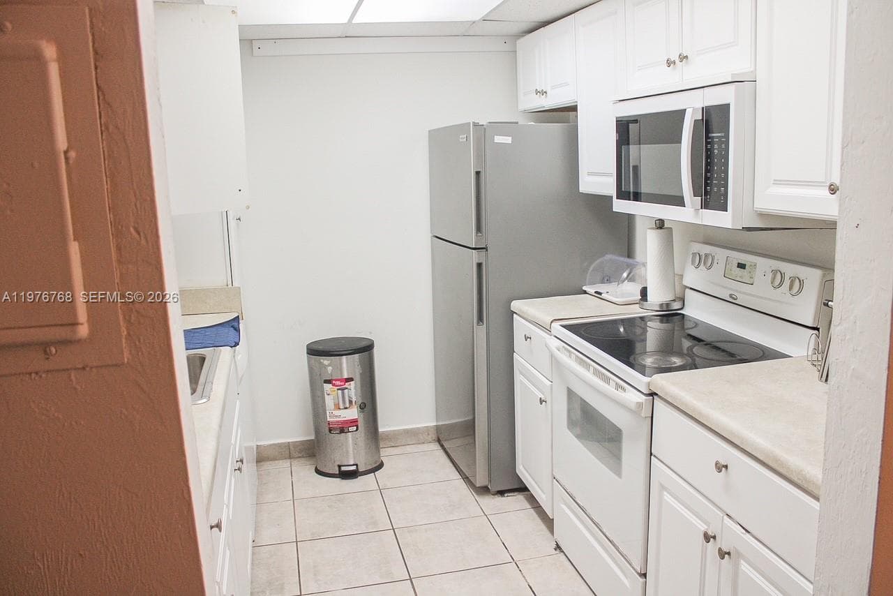 Condominium at 10818 N Kendall Dr # R25, Miami FL 33176