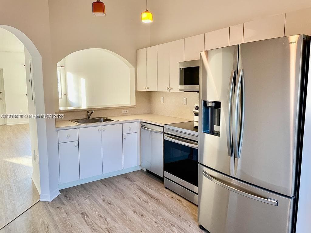 Condominium at 975 NE 33rd Ter # 203, Homestead FL 33033