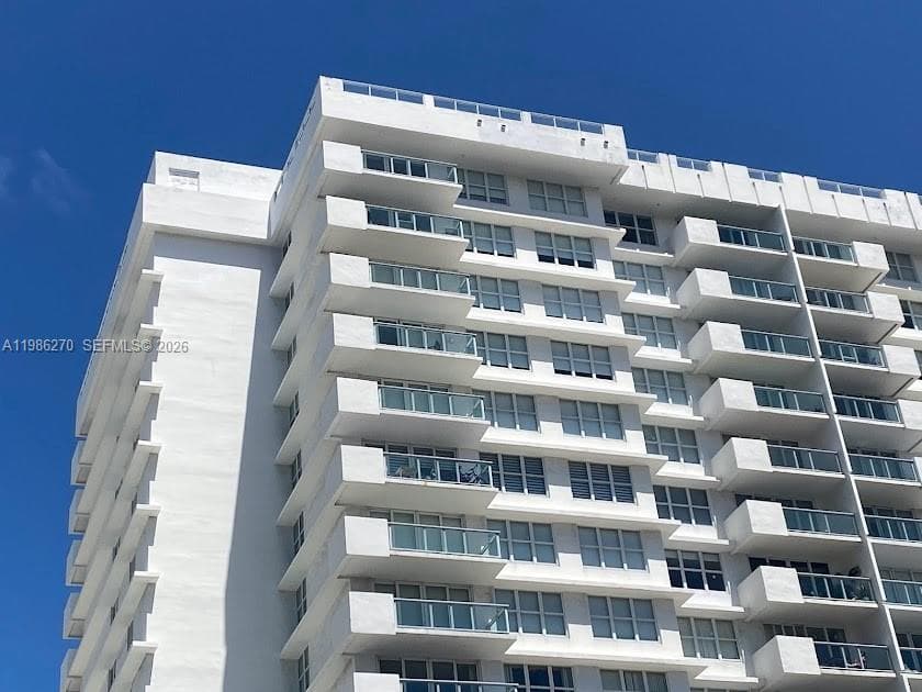 Condominium at 5601 Collins Ave # 1524, Miami Beach FL 33140