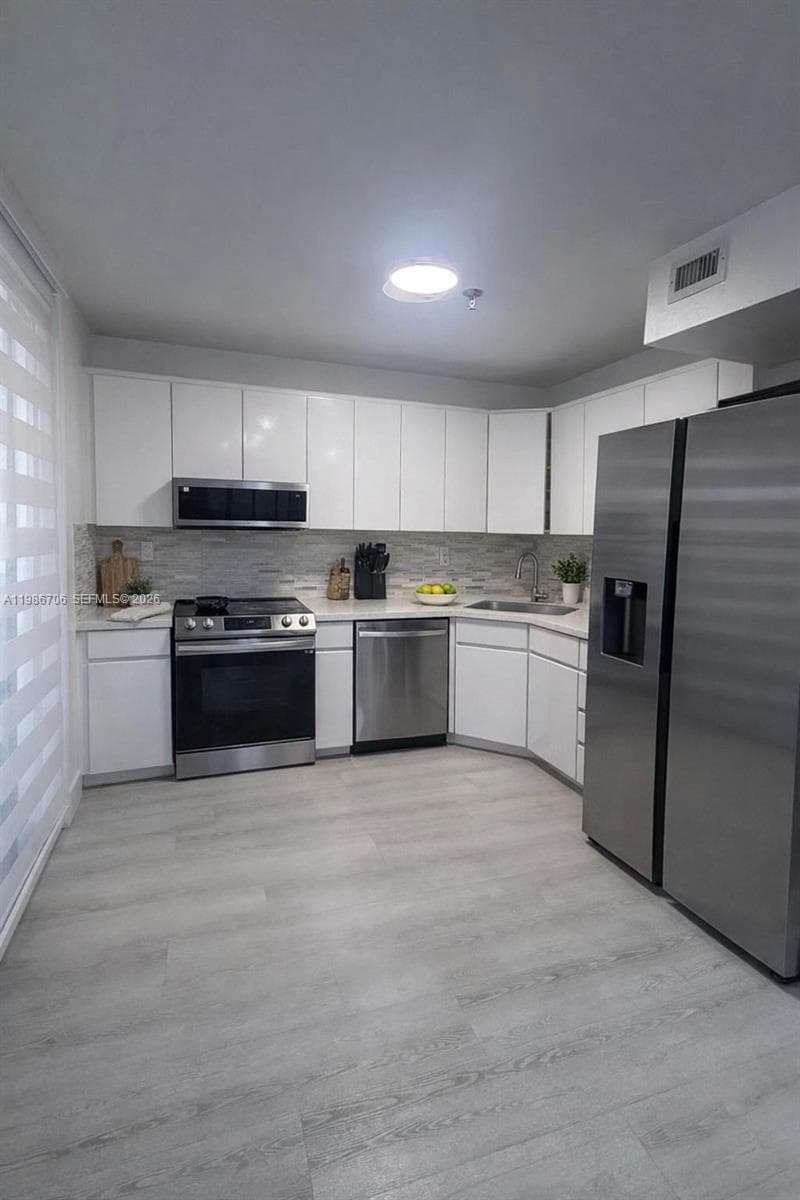 Condominium at 671 NE 195th St, Miami FL 33179
