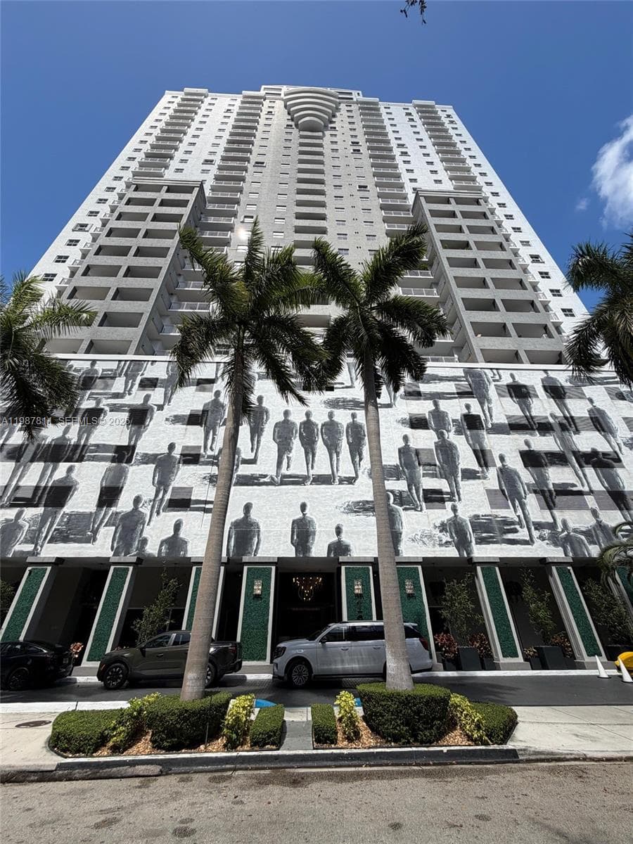 Condominium at 185 SE 14th Ter # 2701, Miami FL 33131