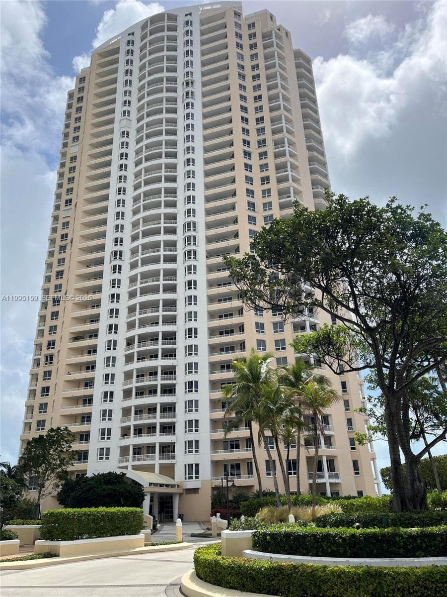 Condominium at 808 Brickell Key Dr # 2002, Miami FL 33131