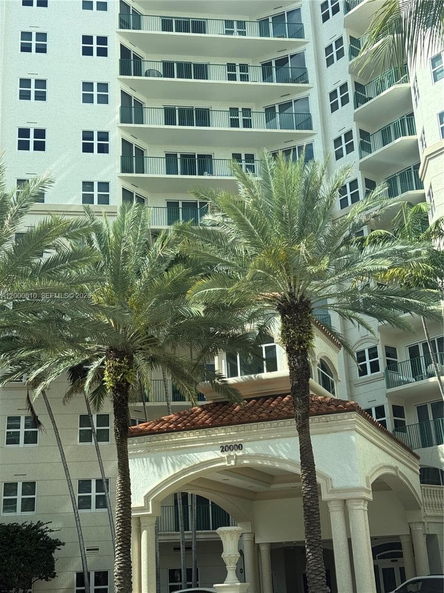 Condominium at 20000 E Country Club Dr, Aventura FL 33180