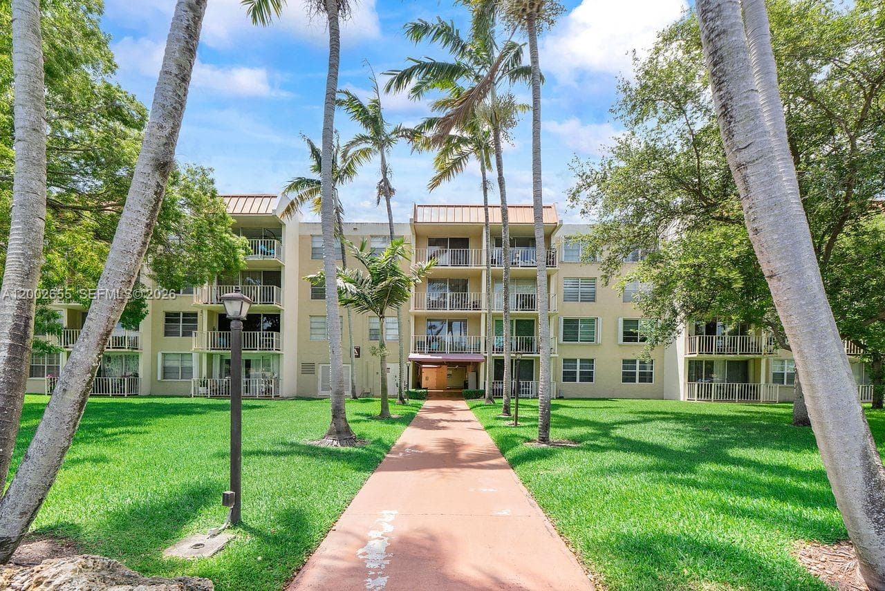 Condominium at 13100 SW 92nd Ave, Miami FL 33176
