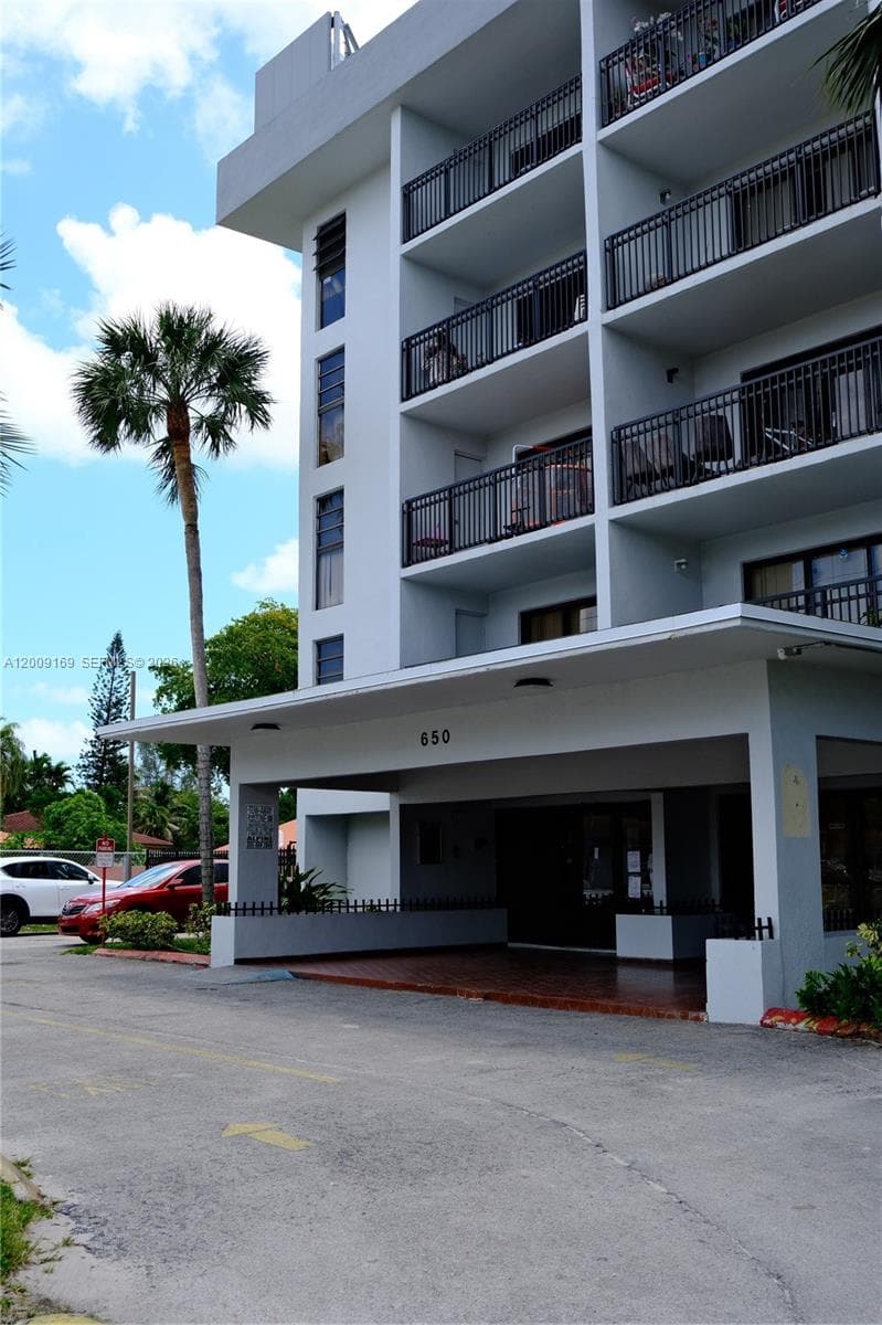 Condominium at 650 NE 149th St # 505F, Miami FL 33161