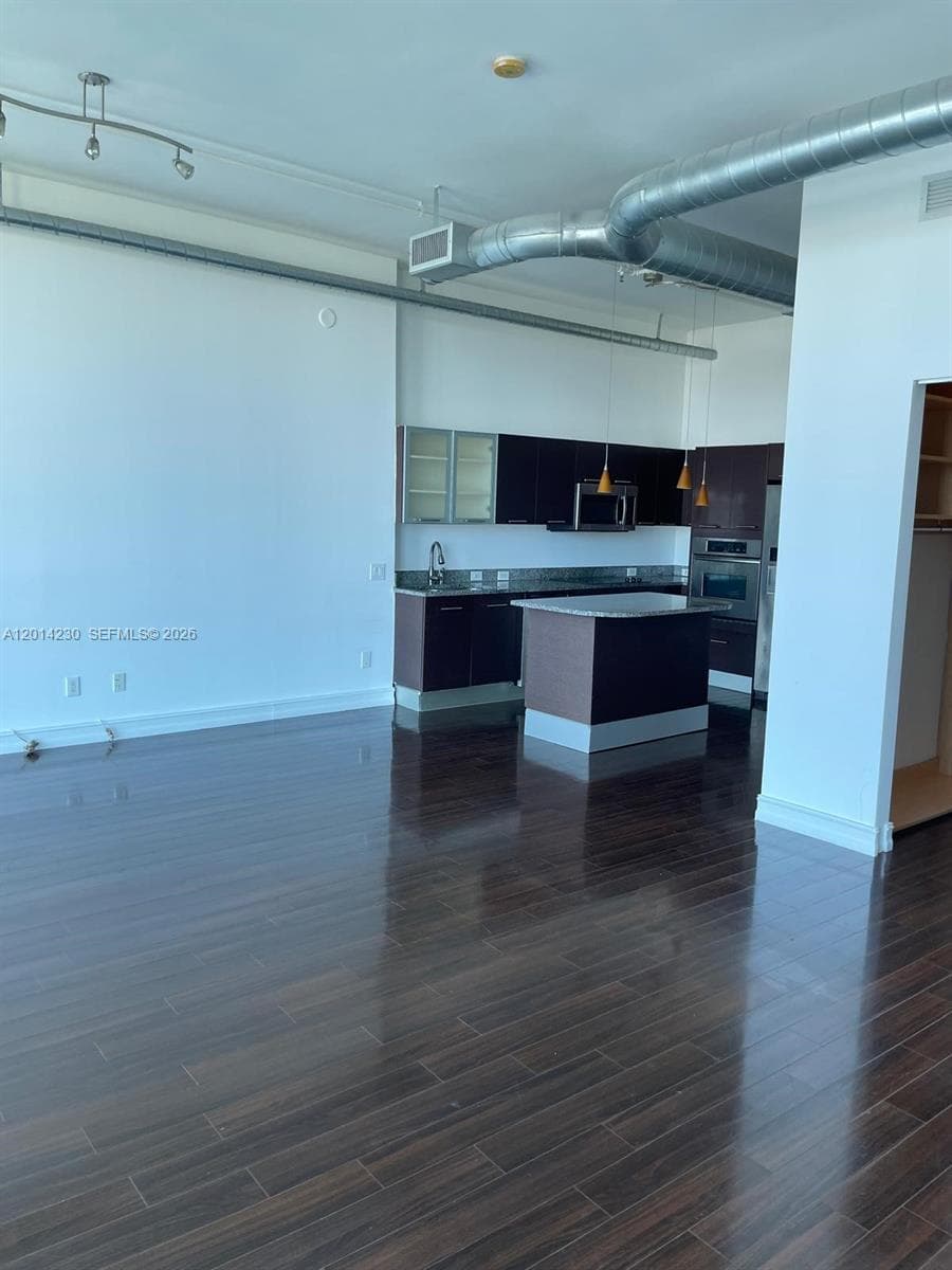 Stock Cooperative at 3029 NE 188th St # 602, Aventura FL 33180