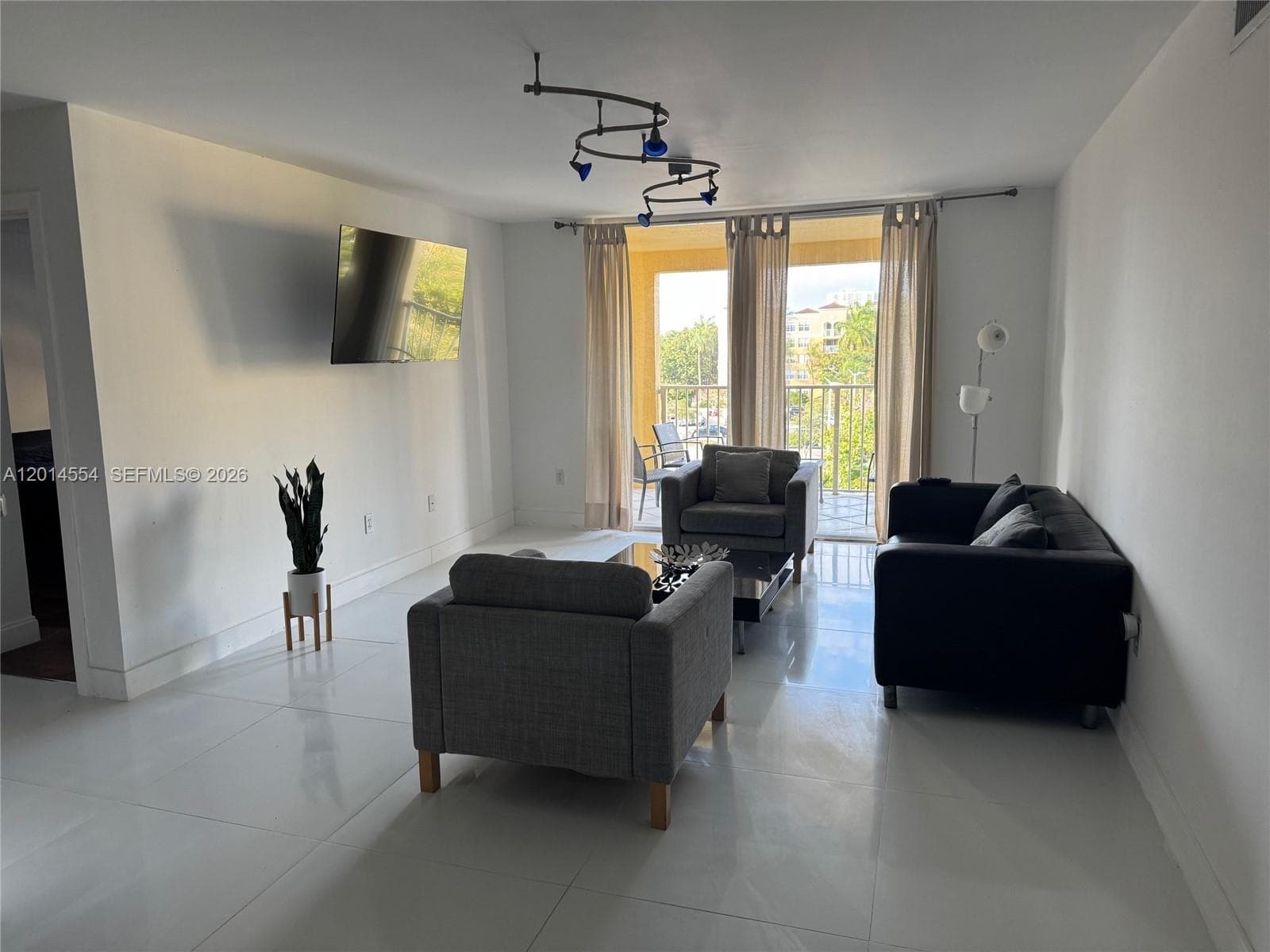 Condominium at 19555 E Country Club Dr # 8507, Aventura FL 33180