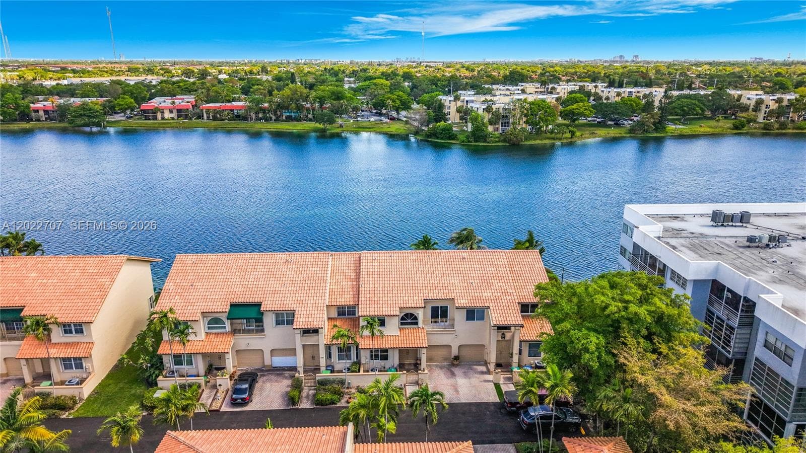 Townhouse at 781 NE 195th St, Miami FL 33179