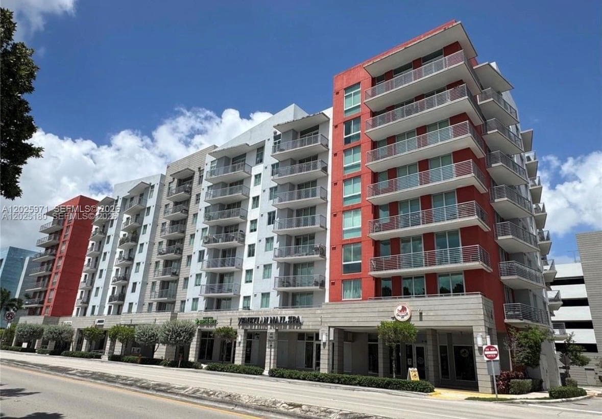 Condominium at 7875 NW 107th Ave # 504, Doral FL 33178