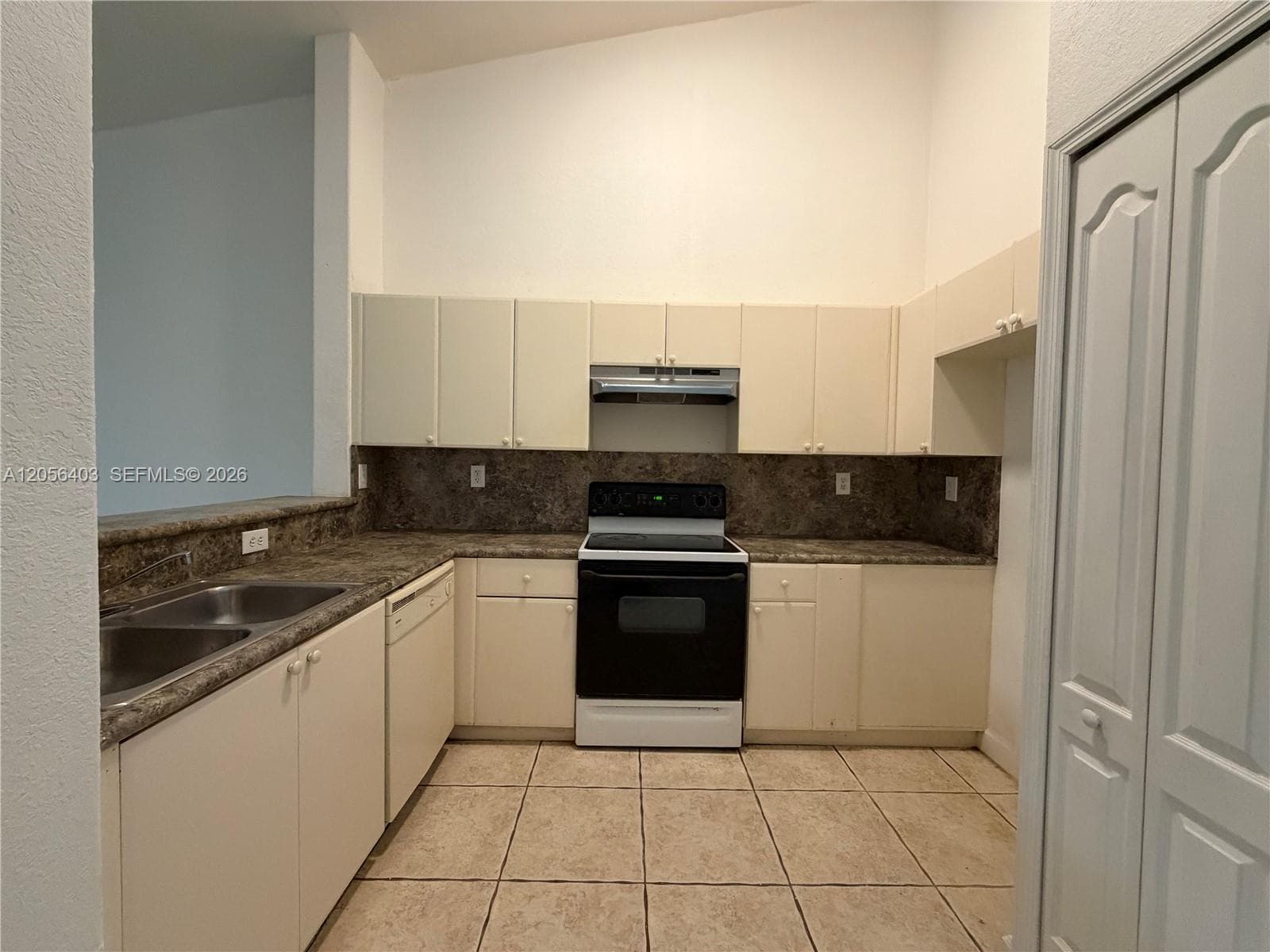 Condominium at 1661 SE 28th St # 204, Homestead FL 33035