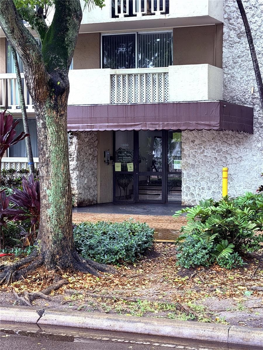 Condominium at 1800 Sans Souci Blvd # 336, North Miami FL 33181