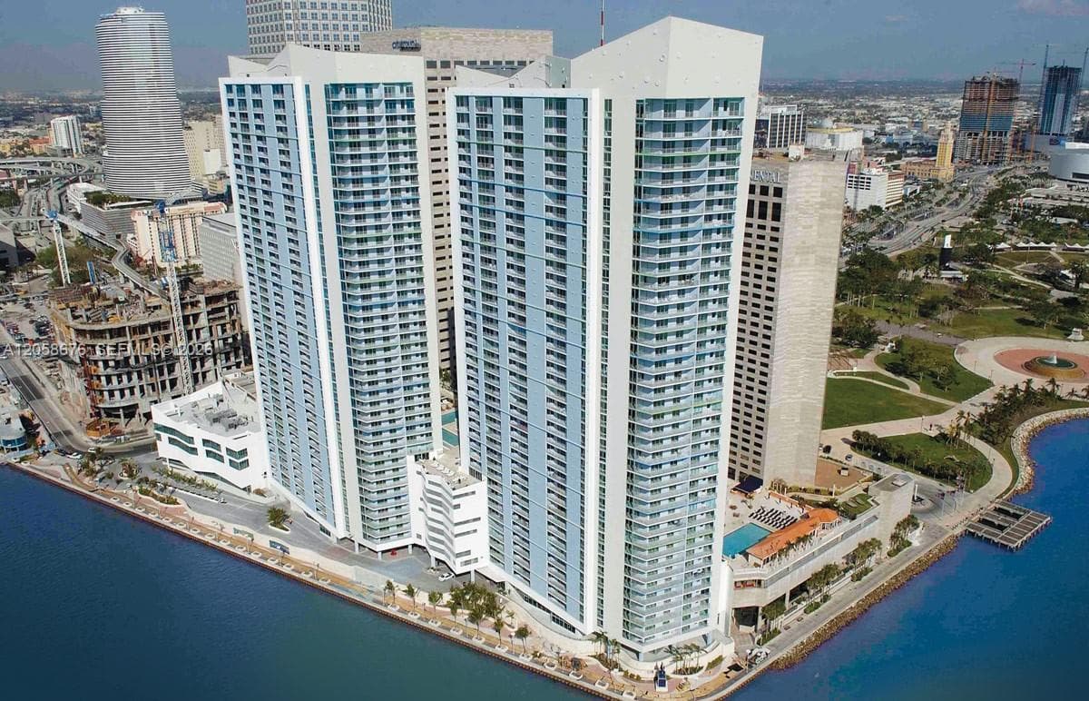 Condominium at 325 S Biscayne Blvd # 3314, Miami FL 33131
