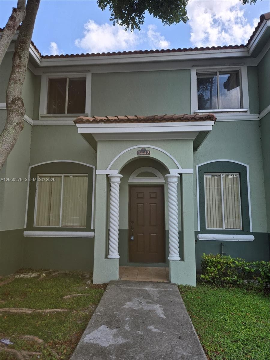 Townhouse at 2711 SE 15th Pl # 154, Homestead FL 33035