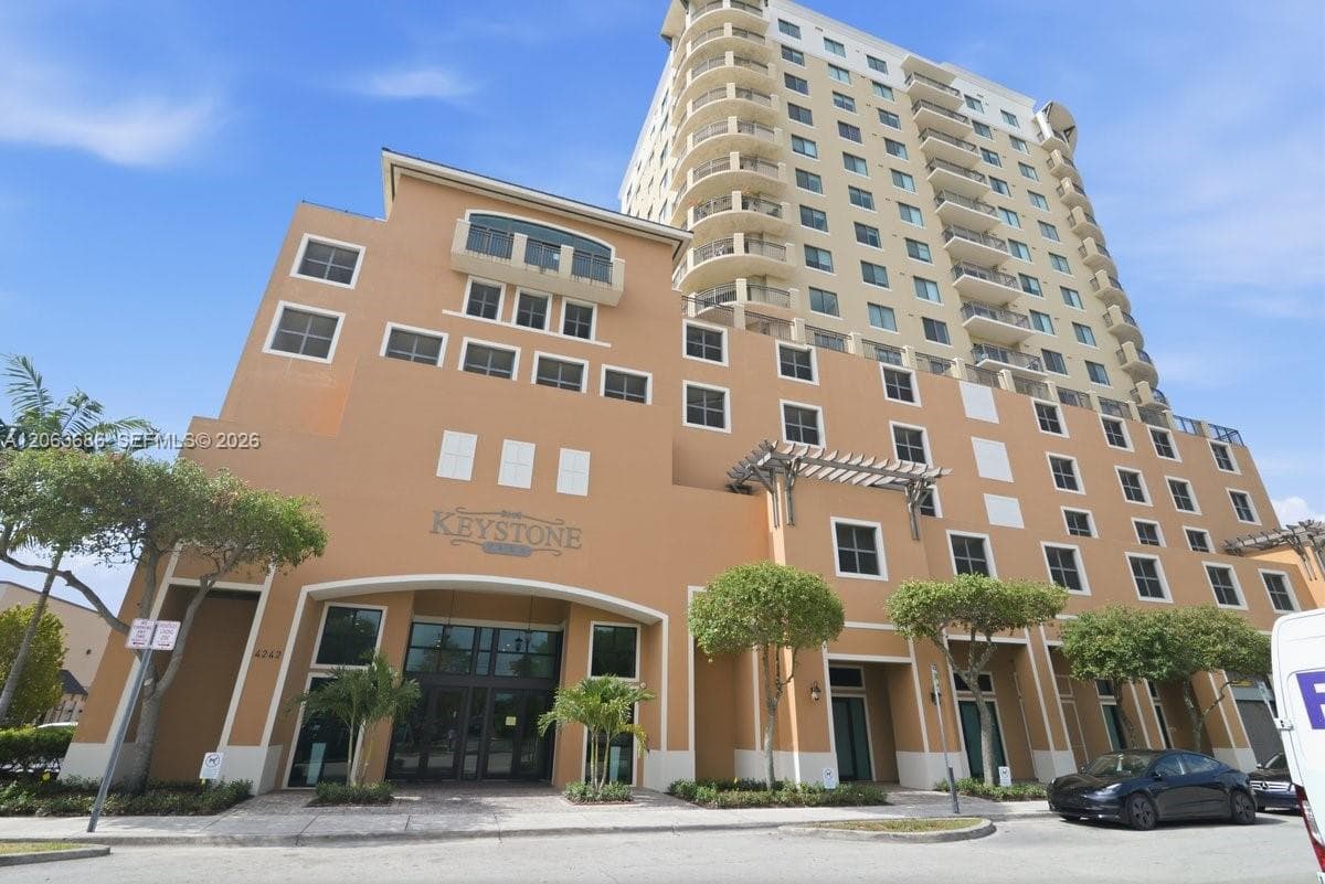 Condominium at 4242 NW 2nd St # 807, Miami FL 33126