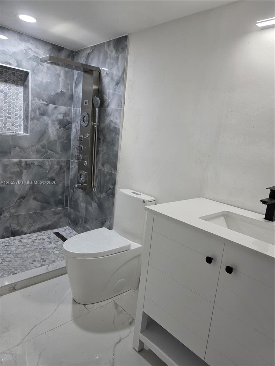 Condominium at 1201 NE 191st St # G216, Miami FL 33179