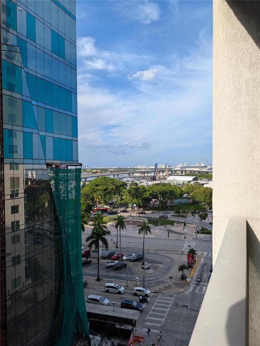Condominium at 244 Biscayne Blvd # 808, Miami FL 33132