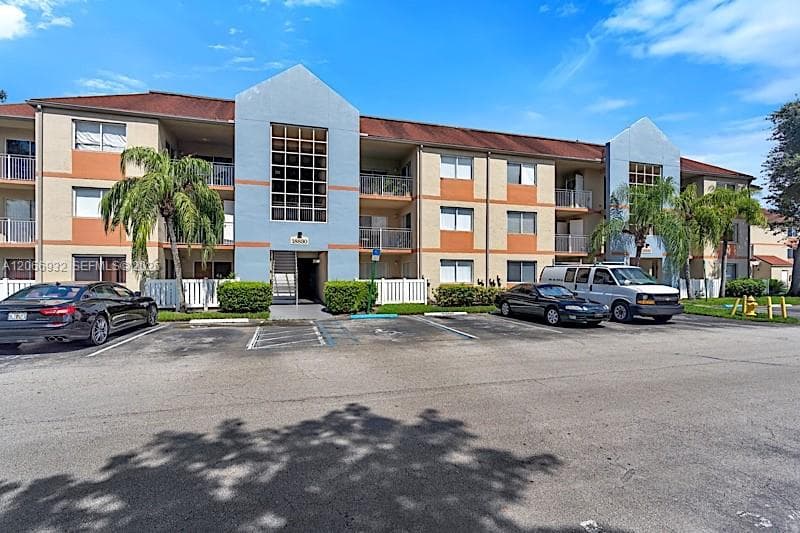 Condominium at 18830 NW 57th Ave # 304, Hialeah FL 33015