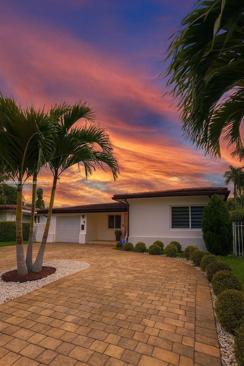 Single Family Residence at 146 Ponce De Leon Blvd, Coral Gables FL 33134