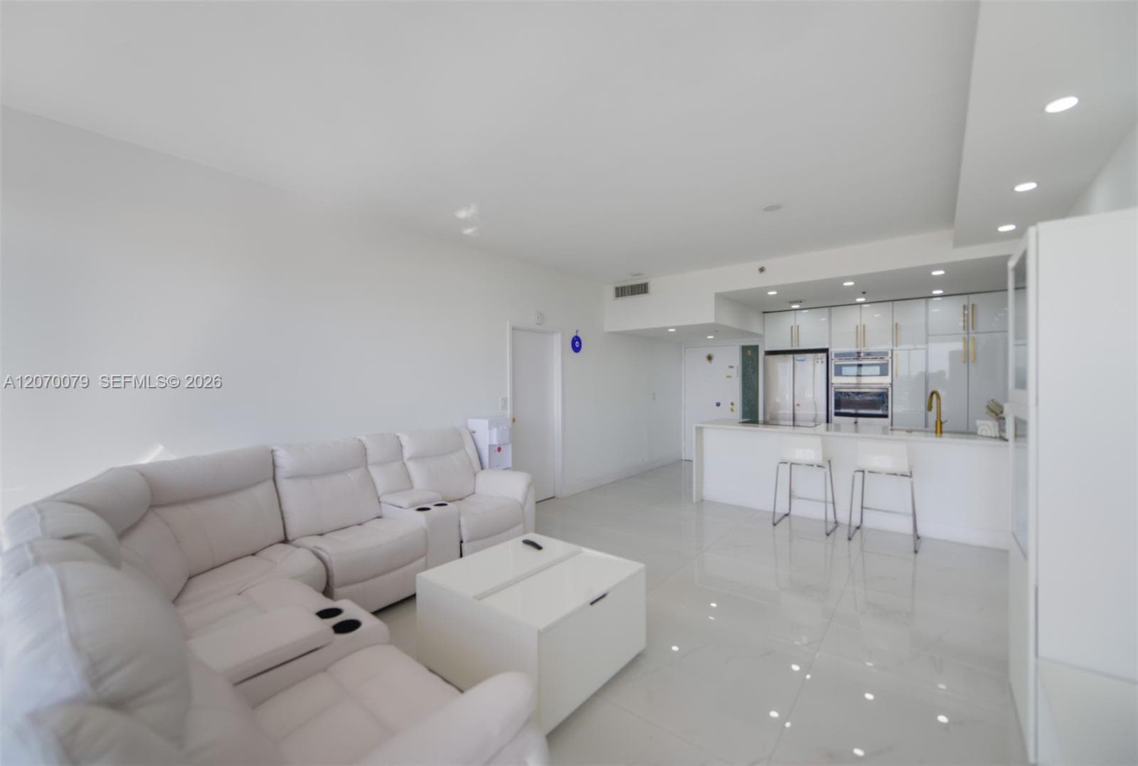 Condominium at 7601 E Treasure Dr, North Bay Village FL 33141