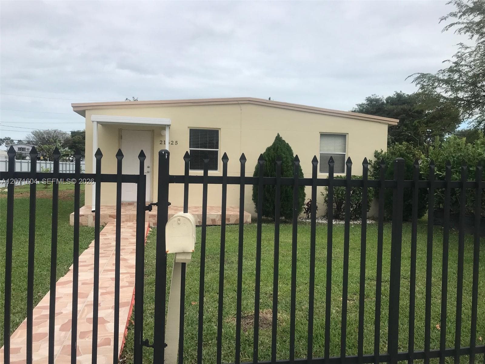 Single Family Residence at 21625 SW 109th Ave, Miami FL 33170