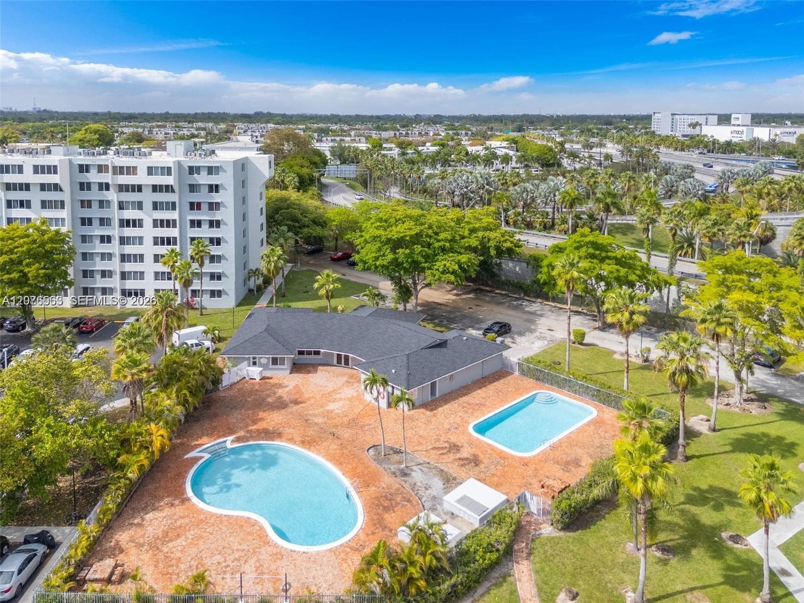 Condominium at 9143 SW 77th Ave # B802, Miami FL 33156