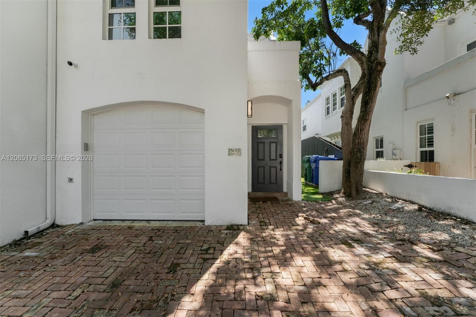 Townhouse at 3125 Paola Dr, Miami FL 33133